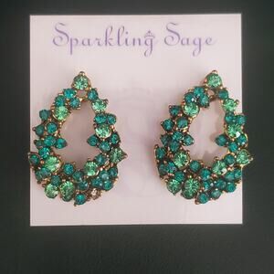 Sparkling Sage Earrings Green‎ Crystals in Gold Setting Tear Drop Pierced NWOT